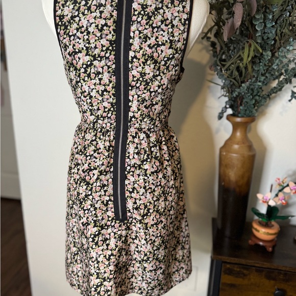 Three Hearts Floral Mini Dress - Black and Pink - Picture 3 of 4